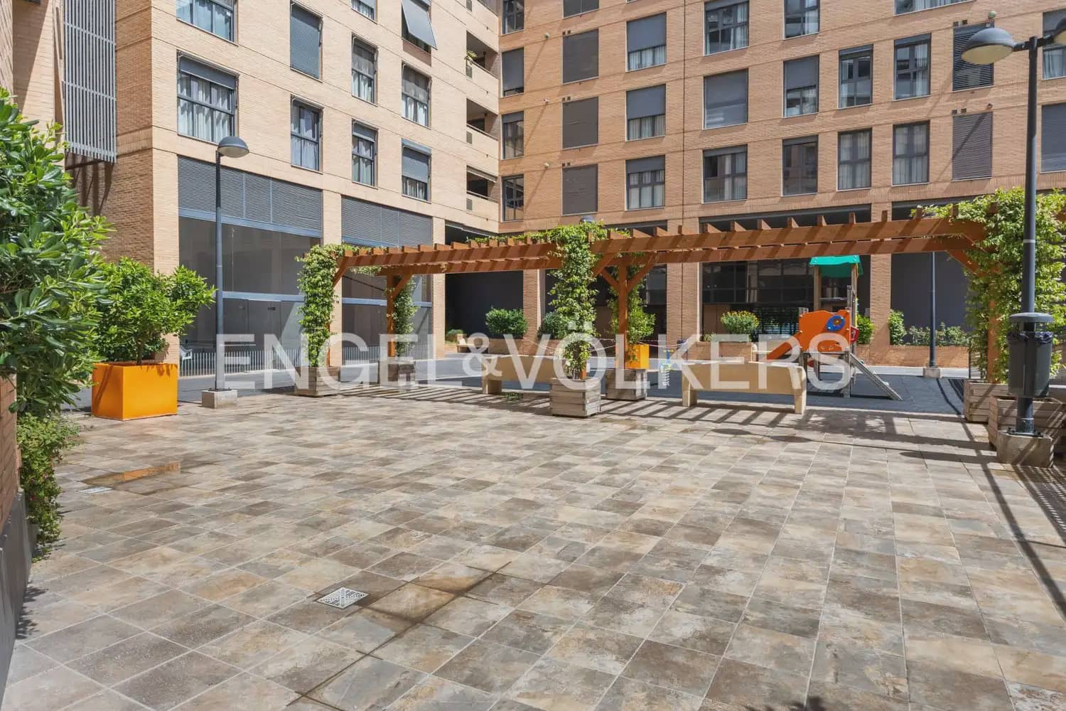 3 Zimmer Wohnung zu vermieten in Valencia Stadt mit Pool Garage - 2.000 € (Ref: 10000620)