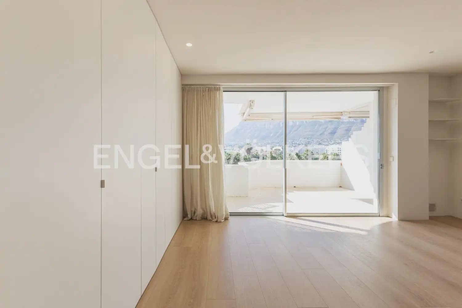 2 bedroom Flat for rent in Denia with pool - € 1,550 (Ref: 10000621)
