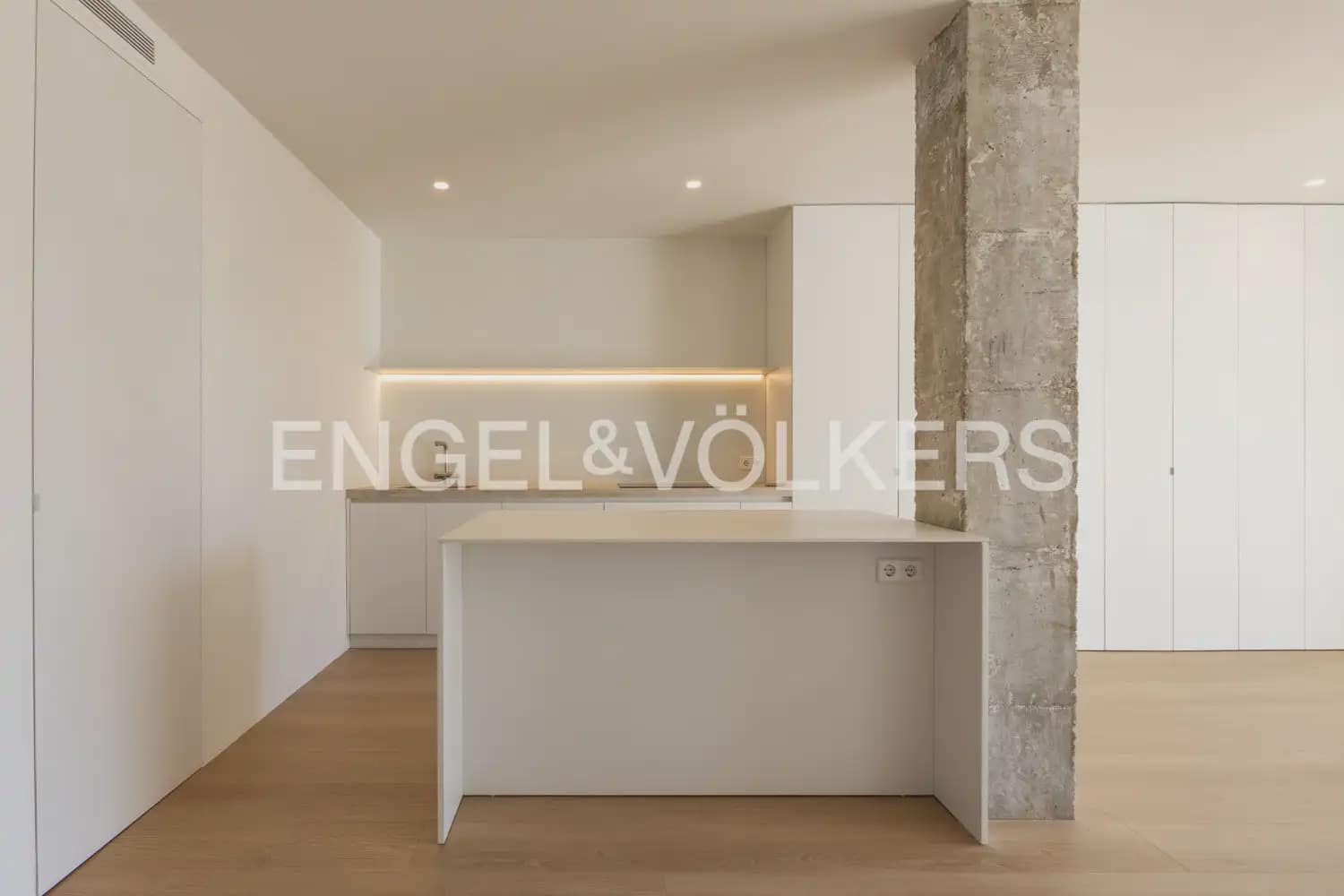 2 bedroom Flat for rent in Denia with pool - € 1,550 (Ref: 10000621)