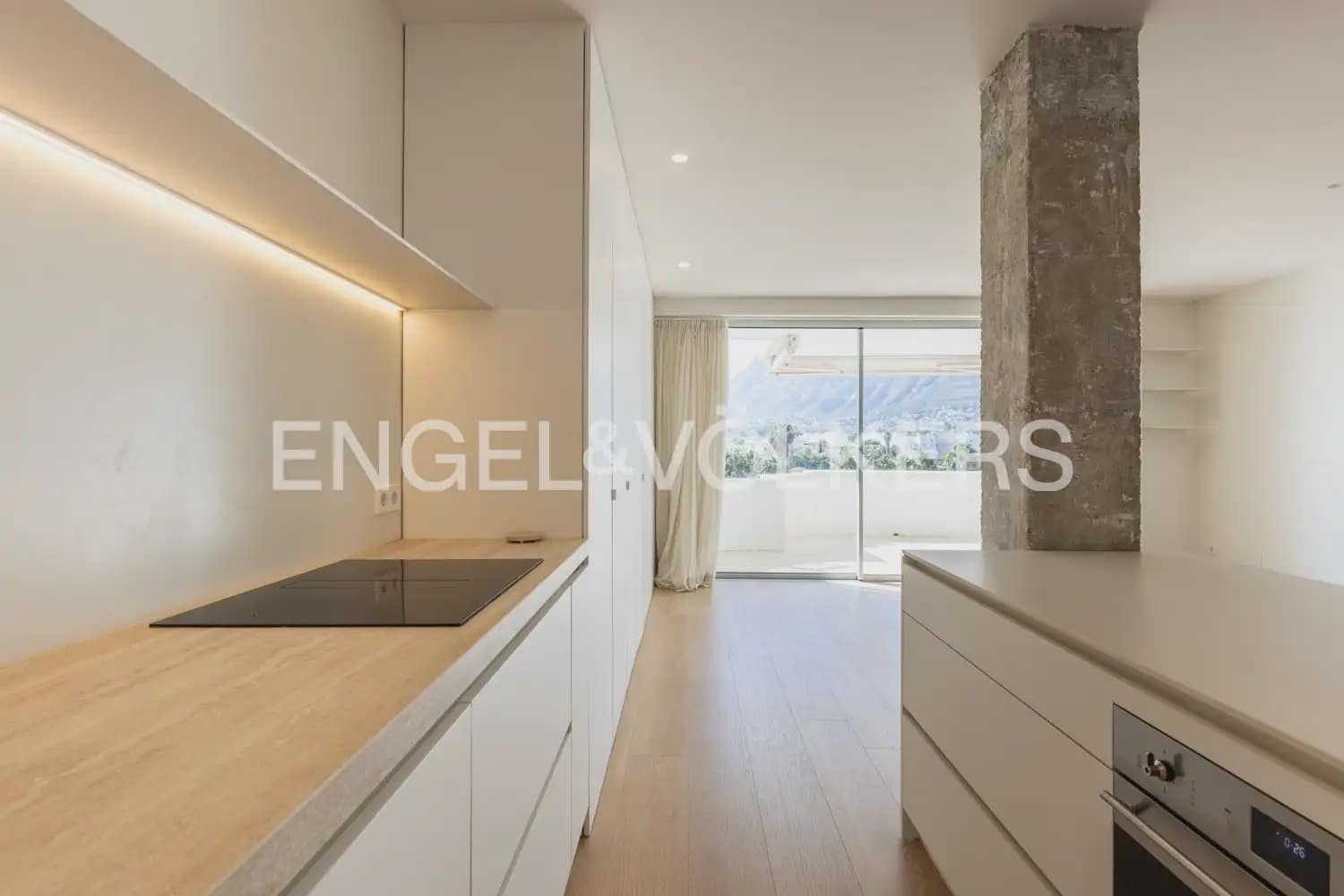 2 bedroom Flat for rent in Denia with pool - € 1,550 (Ref: 10000621)