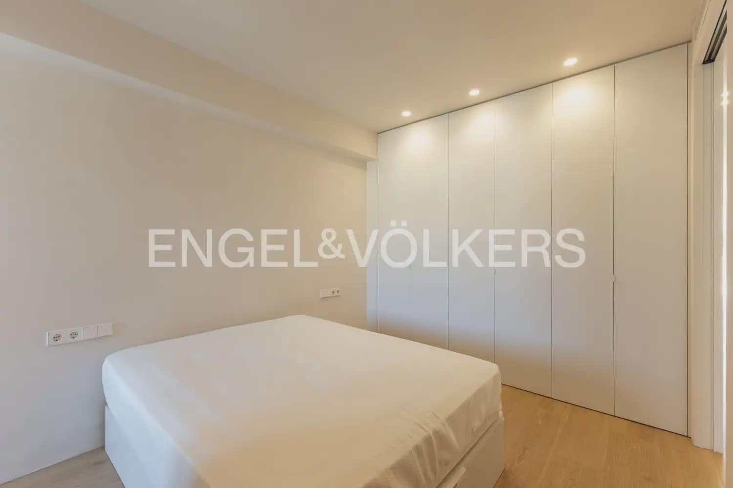 2 bedroom Flat for rent in Denia with pool - € 1,550 (Ref: 10000621)