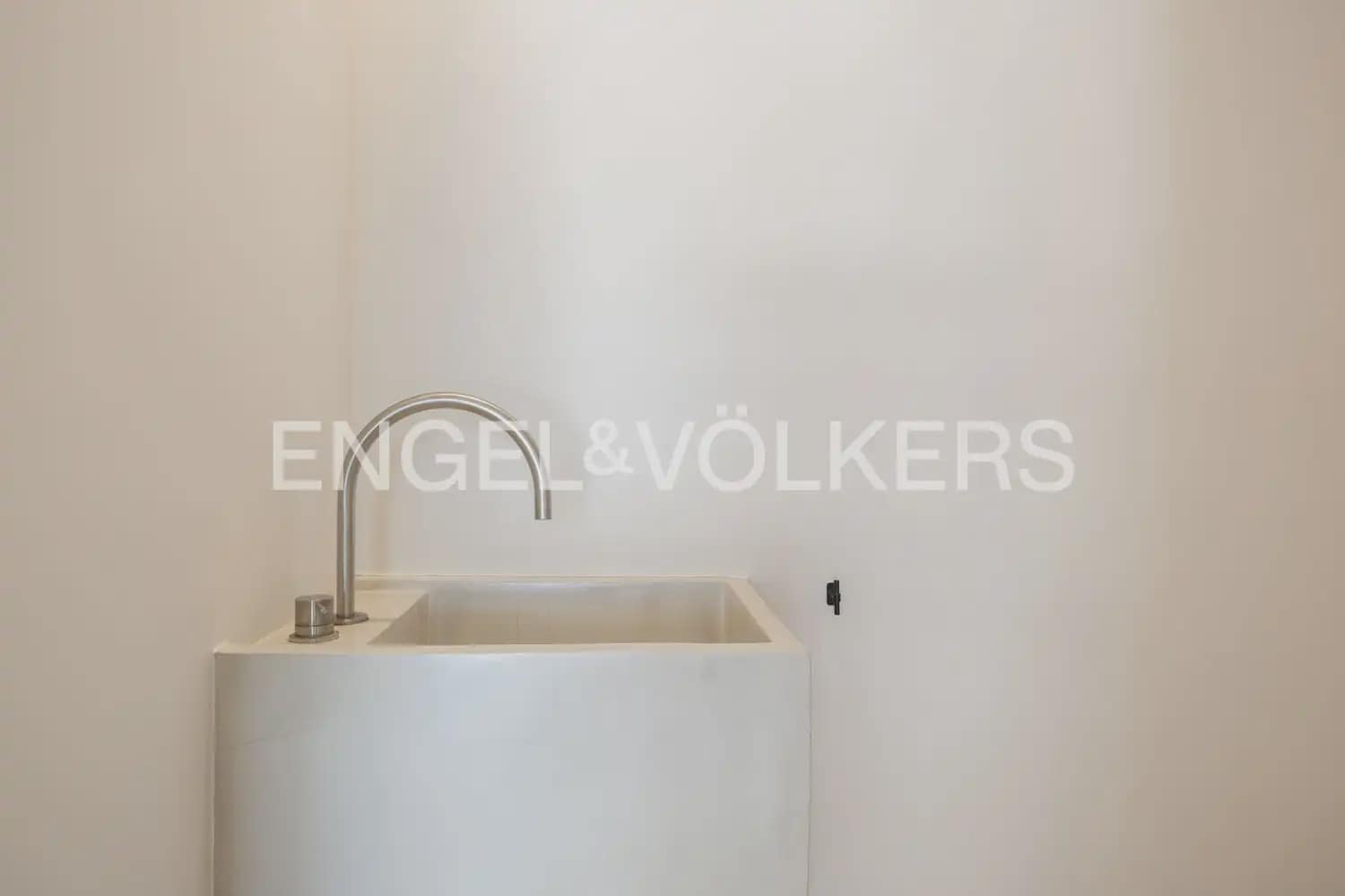 2 bedroom Flat for rent in Denia with pool - € 1,550 (Ref: 10000621)
