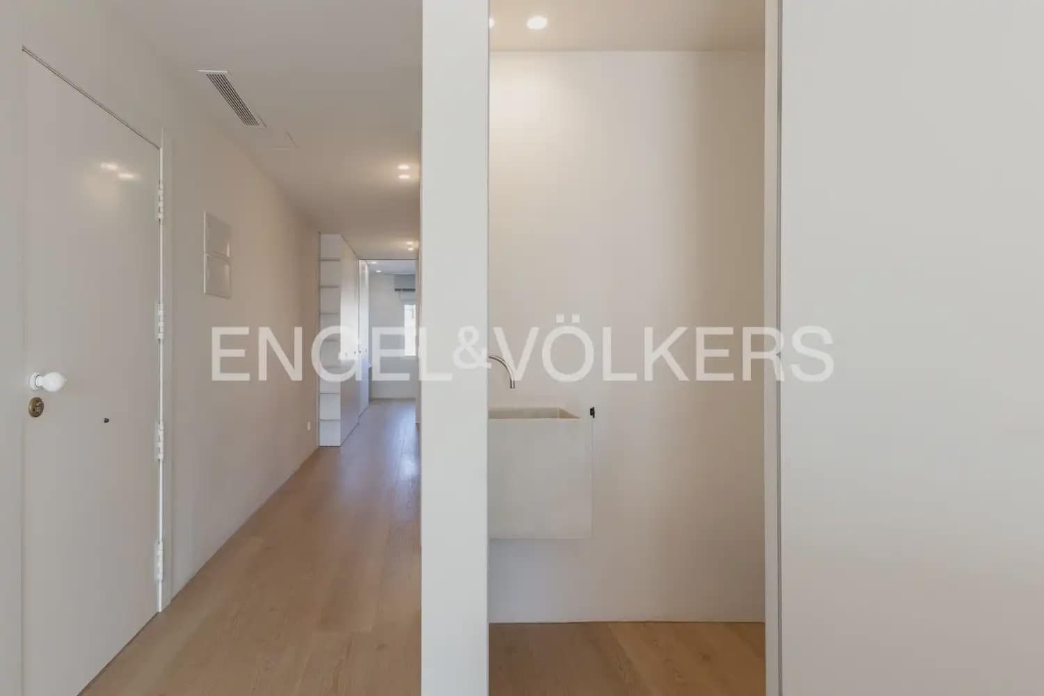 2 bedroom Flat for rent in Denia with pool - € 1,550 (Ref: 10000621)