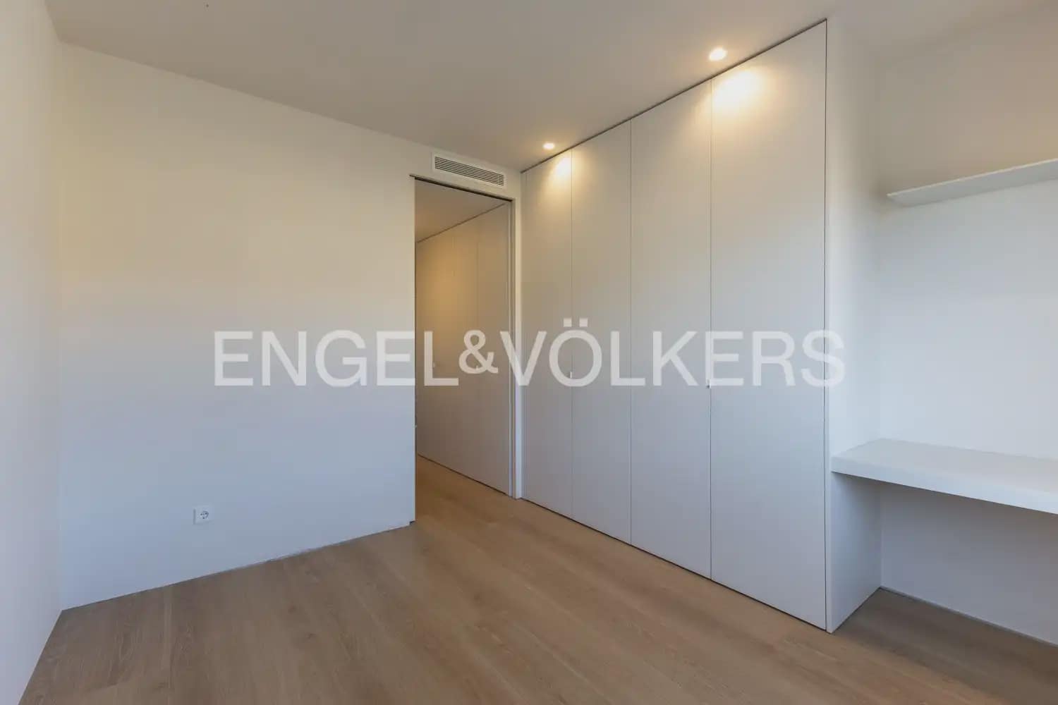 2 bedroom Flat for rent in Denia with pool - € 1,550 (Ref: 10000621)
