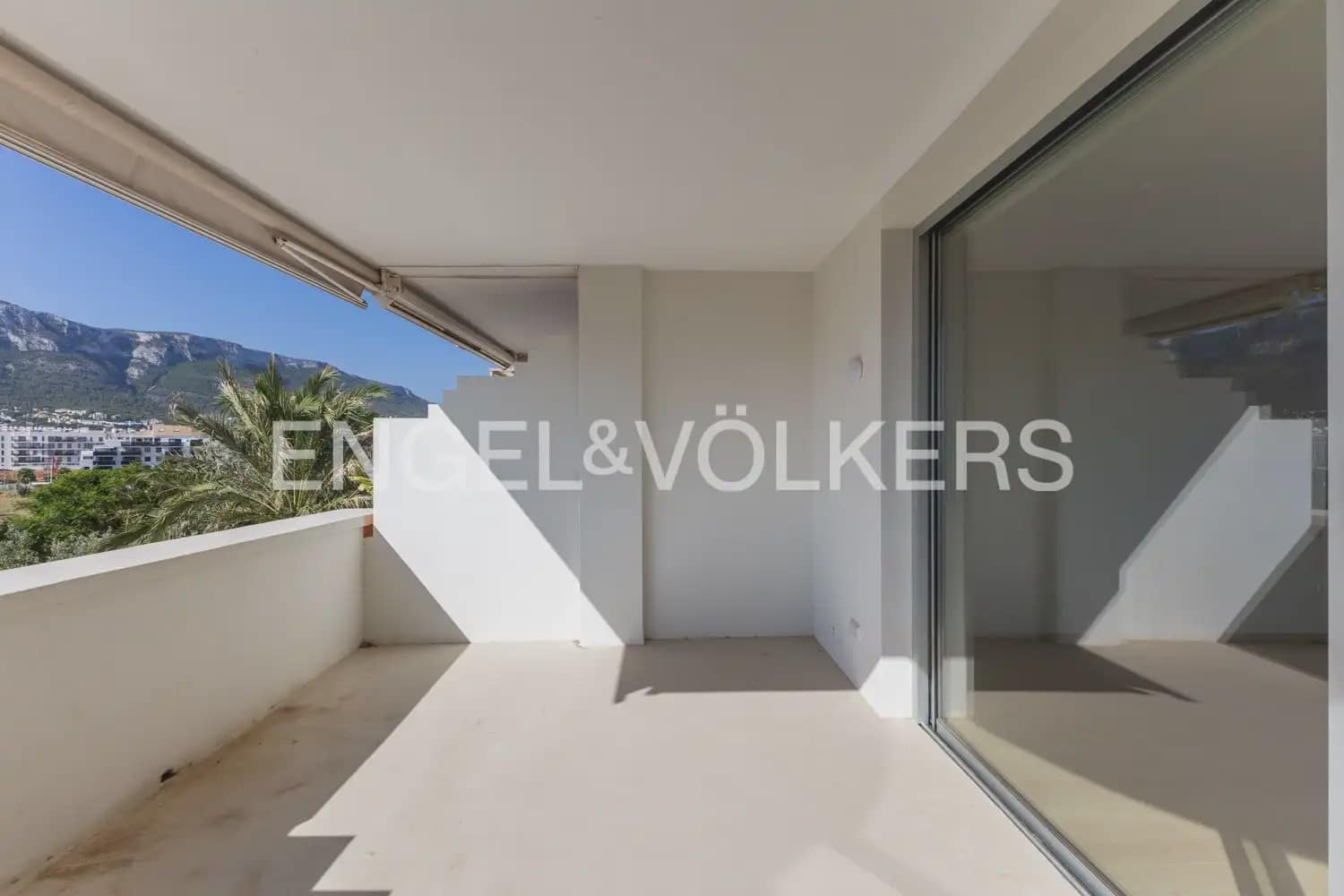 2 bedroom Flat for rent in Denia with pool - € 1,550 (Ref: 10000621)