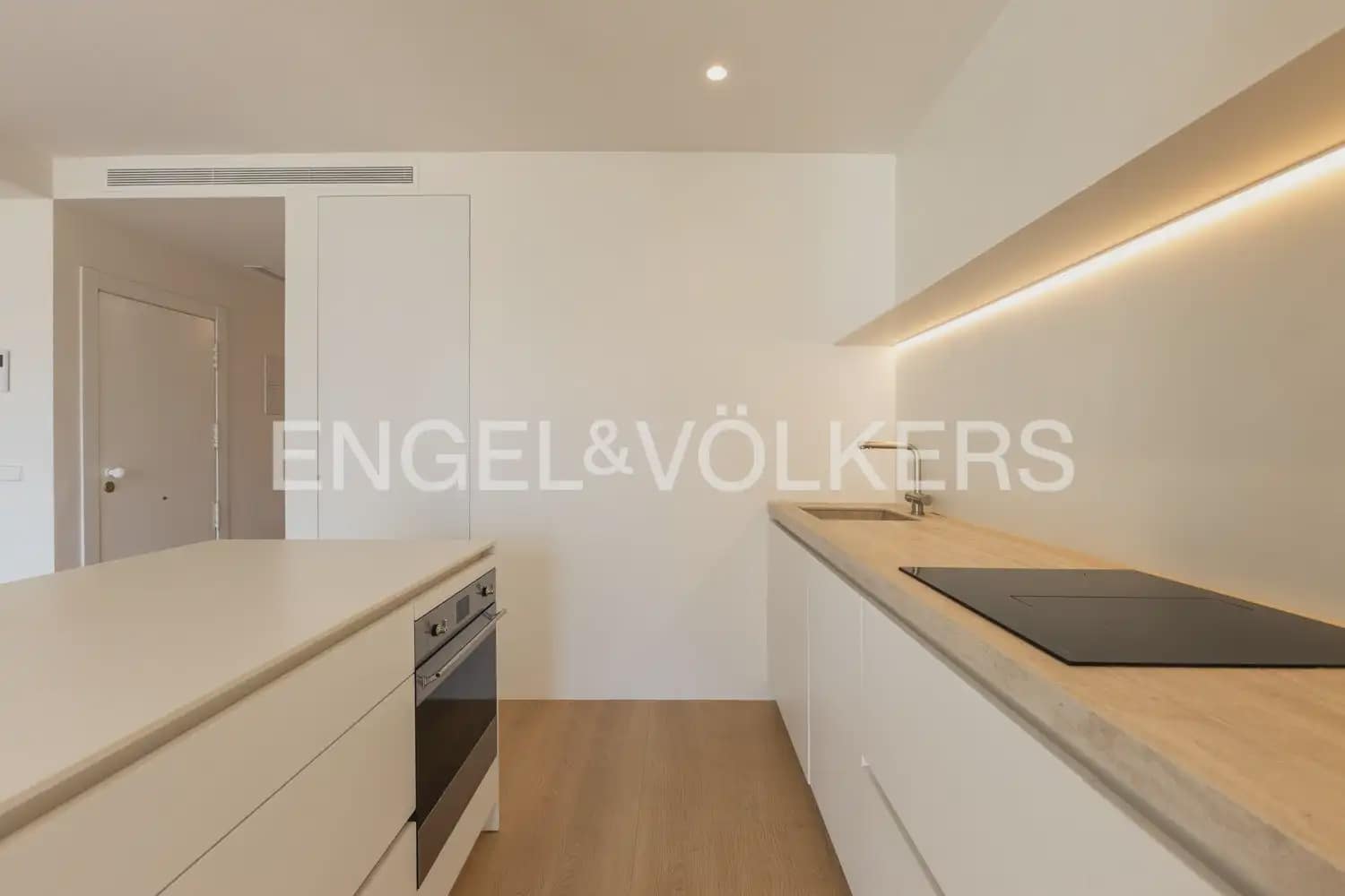 2 bedroom Flat for rent in Denia with pool - € 1,550 (Ref: 10000621)