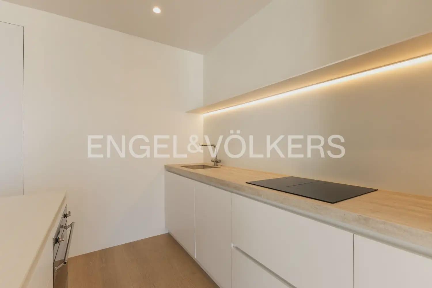 2 bedroom Flat for rent in Denia with pool - € 1,550 (Ref: 10000621)
