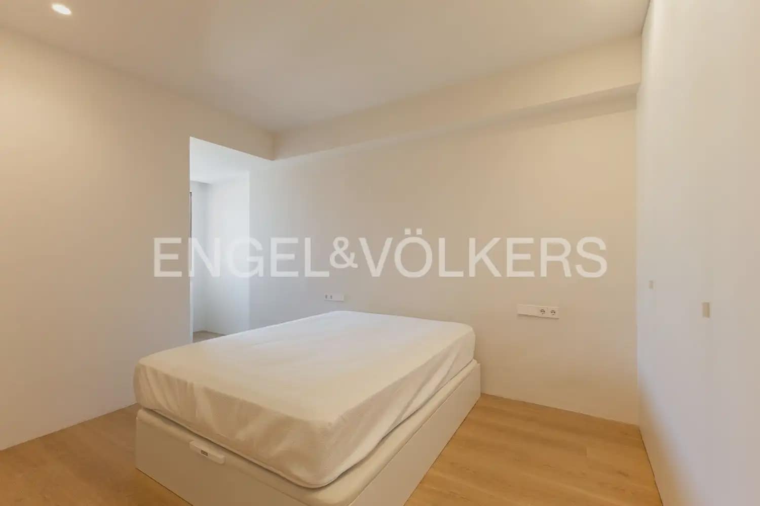 2 bedroom Flat for rent in Denia with pool - € 1,550 (Ref: 10000621)