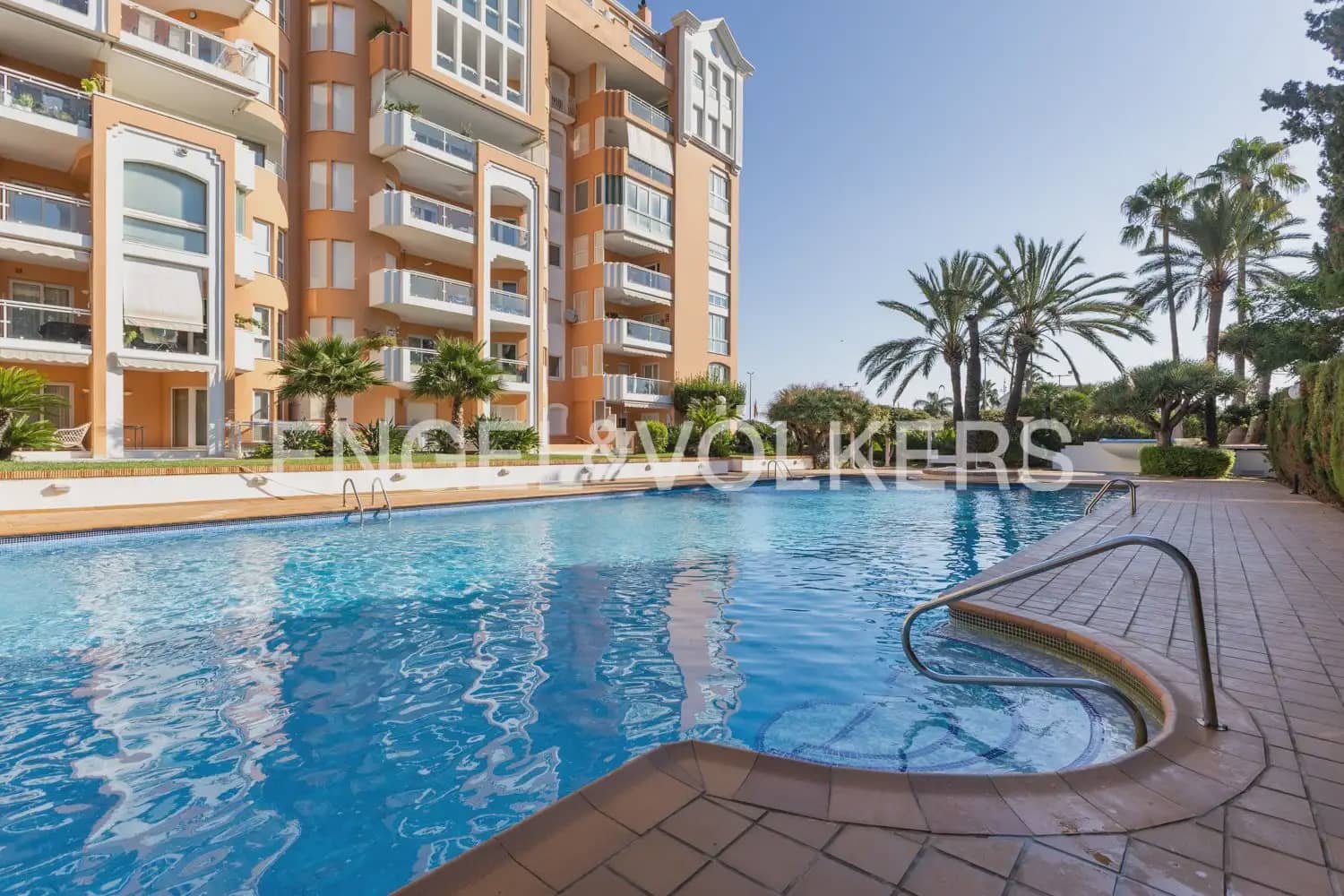 2 bedroom Flat for rent in Denia with pool - € 1,550 (Ref: 10000621)