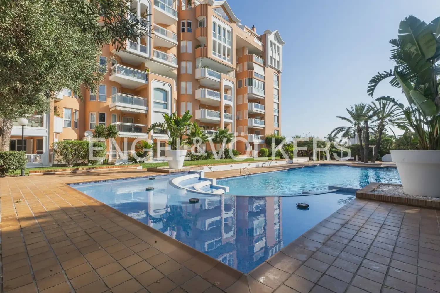 2 bedroom Flat for rent in Denia with pool - € 1,550 (Ref: 10000621)