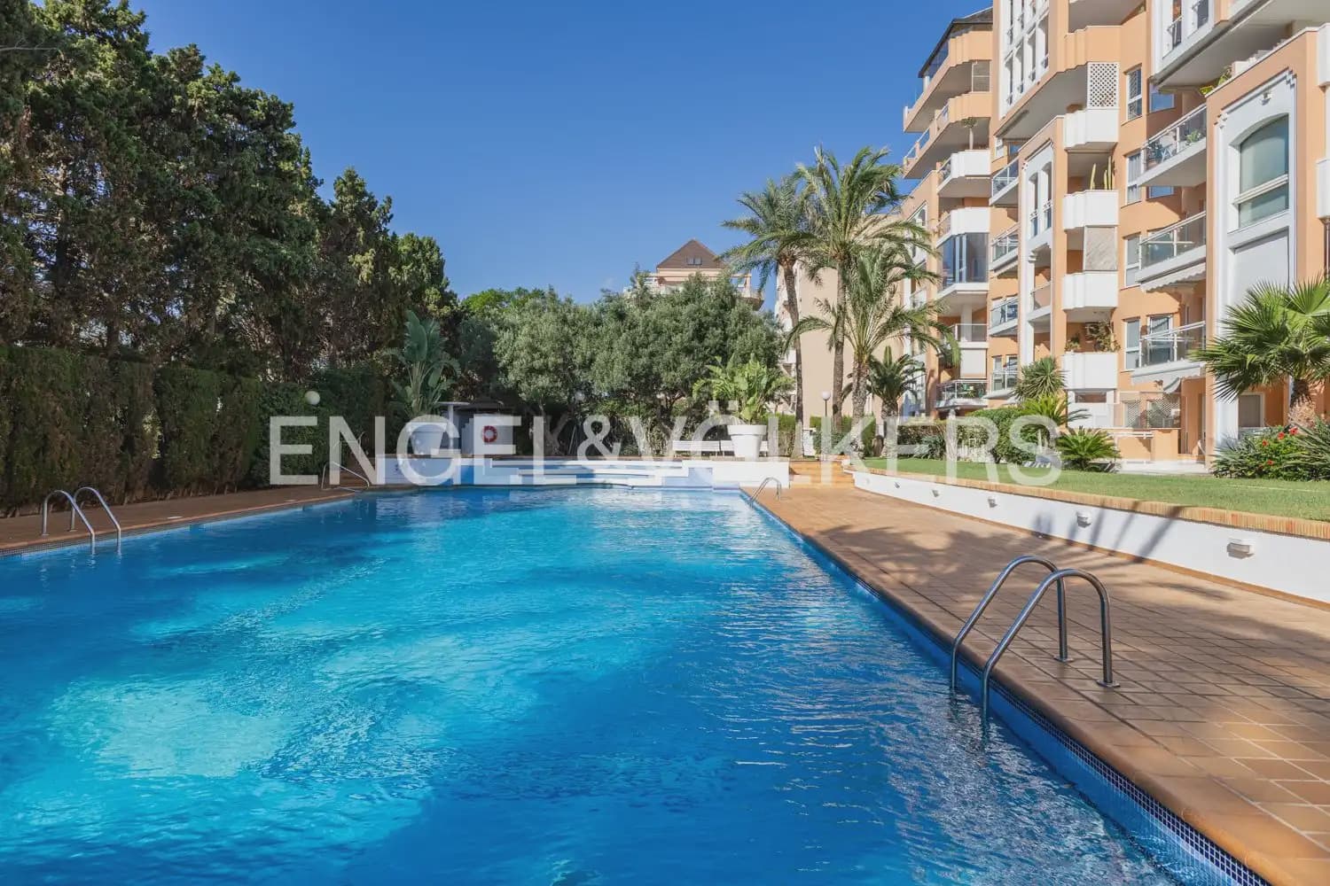 2 bedroom Flat for rent in Denia with pool - € 1,550 (Ref: 10000621)