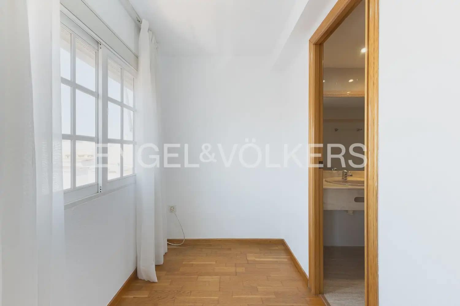 Ático de 4 habitaciones en València ciudad en venta con garaje - 580.000 € (Ref: 10000622)