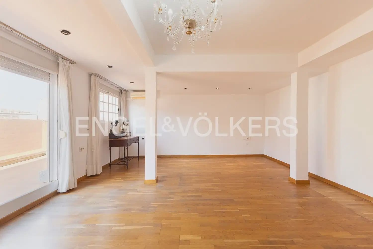 Ático de 4 habitaciones en València ciudad en venta con garaje - 580.000 € (Ref: 10000622)