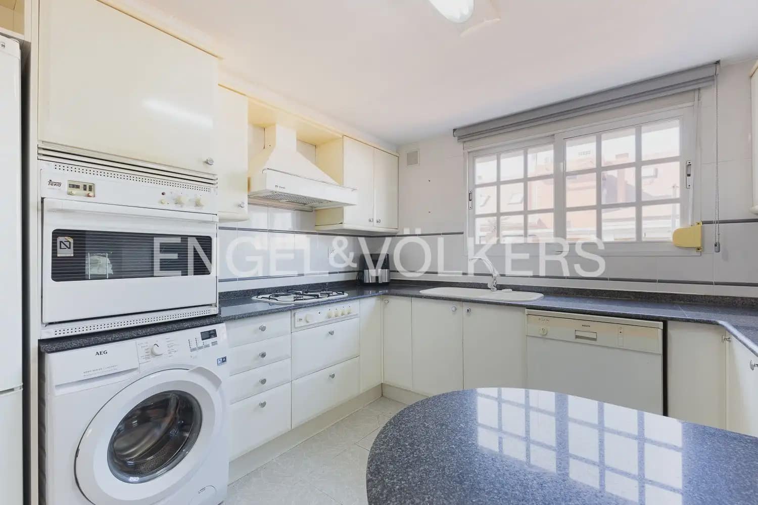 Ático de 4 habitaciones en València ciudad en venta con garaje - 580.000 € (Ref: 10000622)