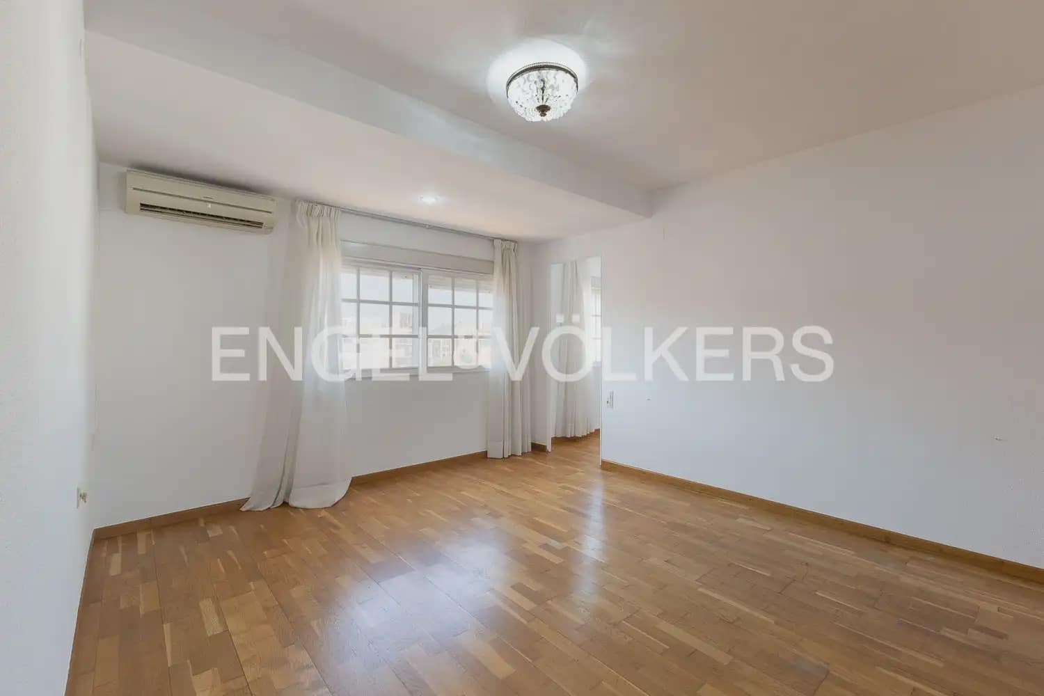Ático de 4 habitaciones en València ciudad en venta con garaje - 580.000 € (Ref: 10000622)