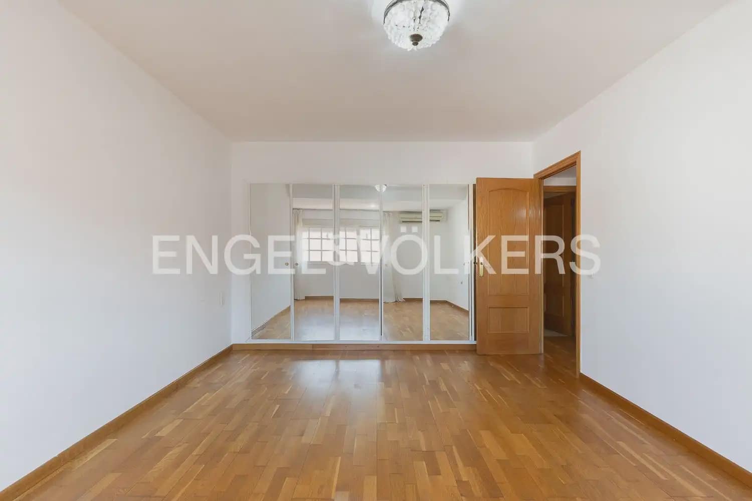 Ático de 4 habitaciones en València ciudad en venta con garaje - 580.000 € (Ref: 10000622)