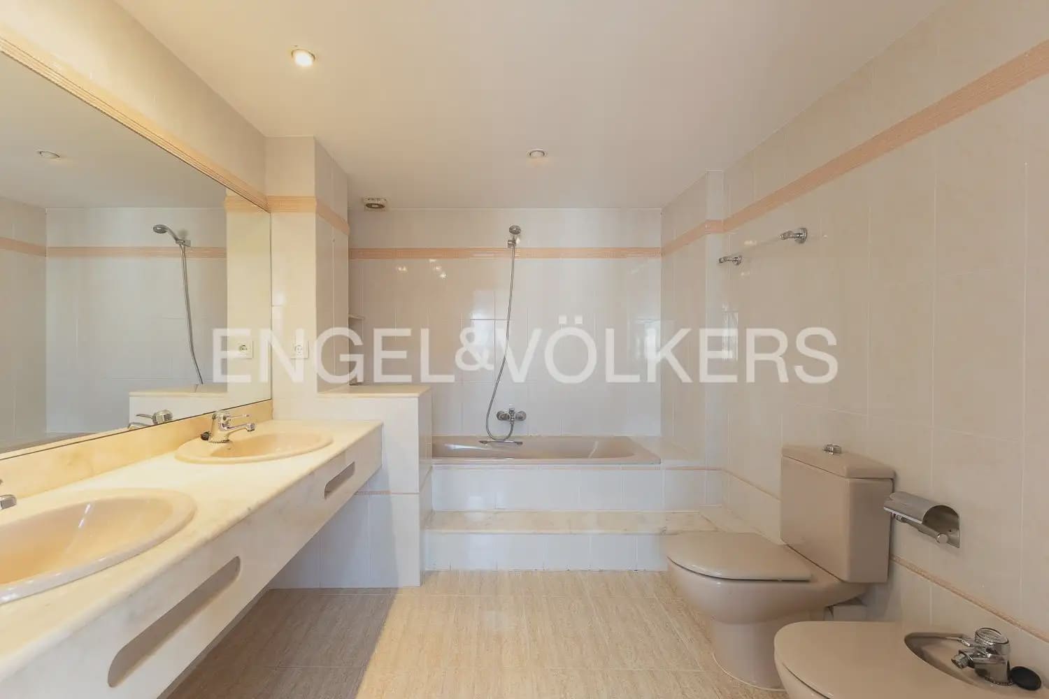 Ático de 4 habitaciones en València ciudad en venta con garaje - 580.000 € (Ref: 10000622)
