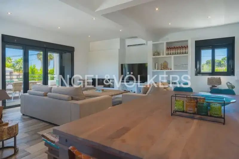 6 bedroom Villa for sale in Javea / Xabia - € 1,250,000 (Ref: 10000624)