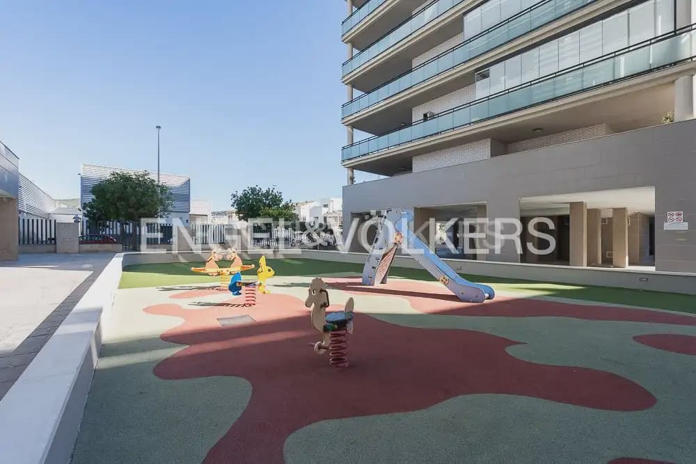 4 slaapkamer Flat te huur in Sagunto / Sagunt met zwembad garage - € 2.000 (Ref: 10001225)