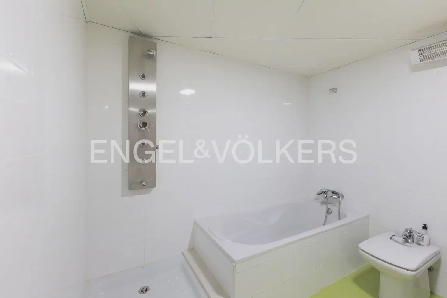 4 slaapkamer Flat te huur in Sagunto / Sagunt met zwembad garage - € 2.000 (Ref: 10001225)