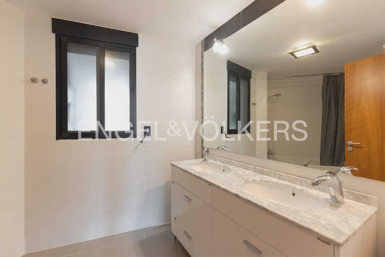 4 slaapkamer Flat te huur in Sagunto / Sagunt met zwembad garage - € 2.000 (Ref: 10001225)