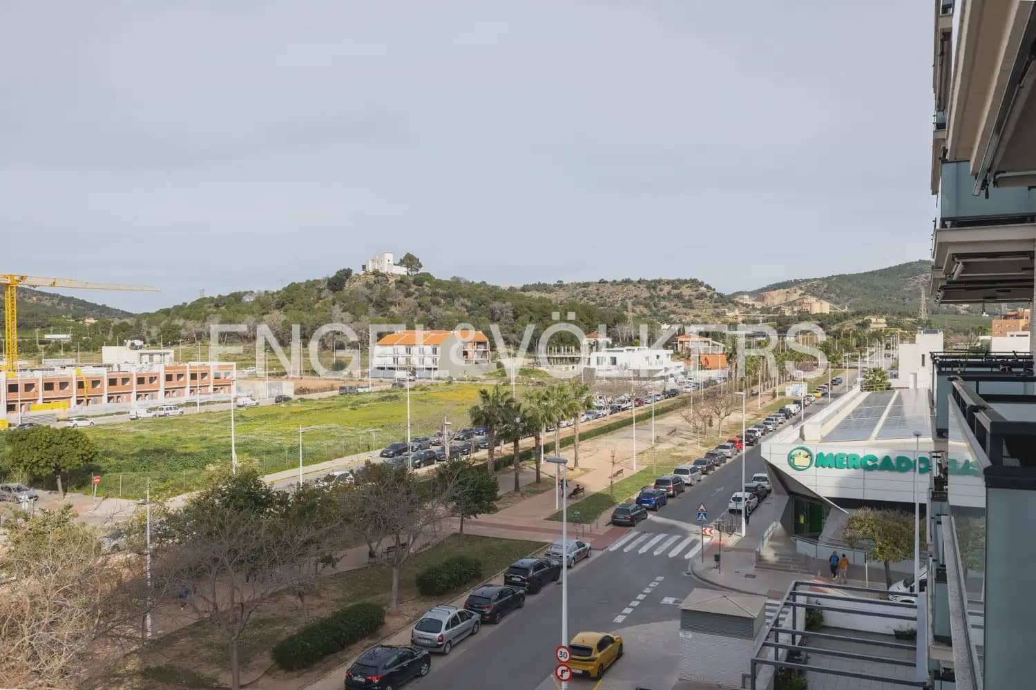 4 slaapkamer Flat te huur in Sagunto / Sagunt met zwembad garage - € 2.000 (Ref: 10001225)