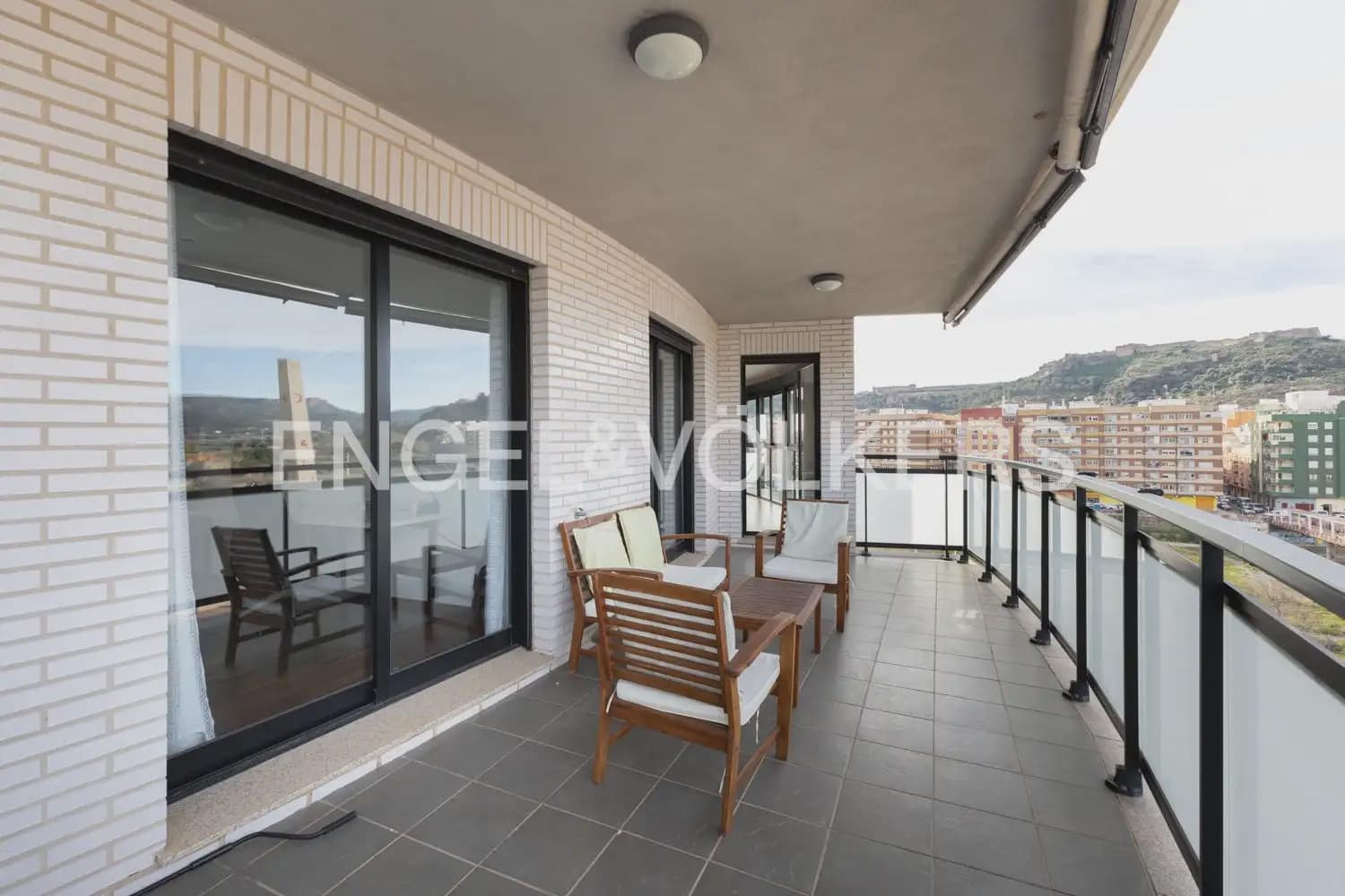 4 slaapkamer Flat te huur in Sagunto / Sagunt met zwembad garage - € 2.000 (Ref: 10001225)