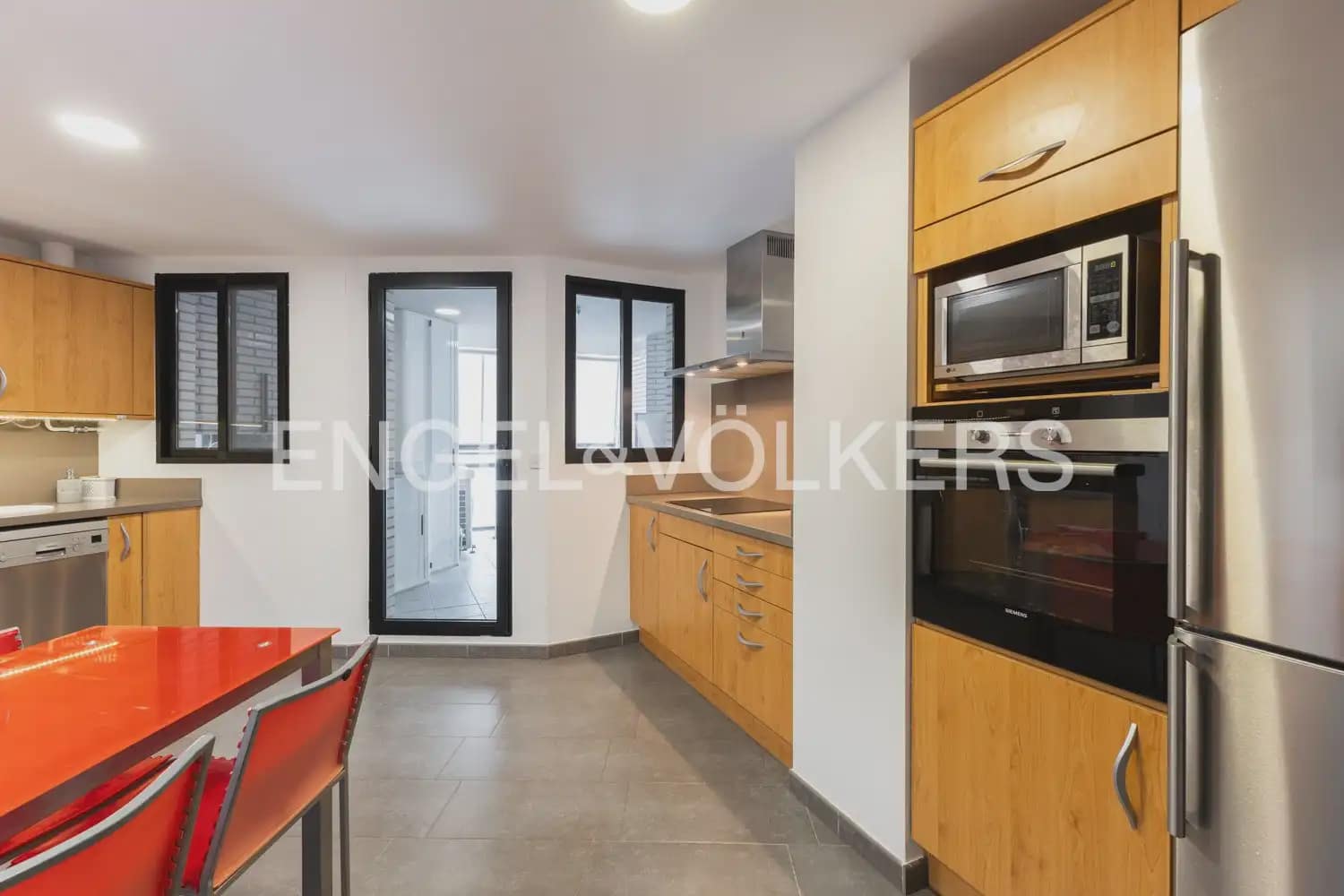 4 slaapkamer Flat te huur in Sagunto / Sagunt met zwembad garage - € 2.000 (Ref: 10001225)