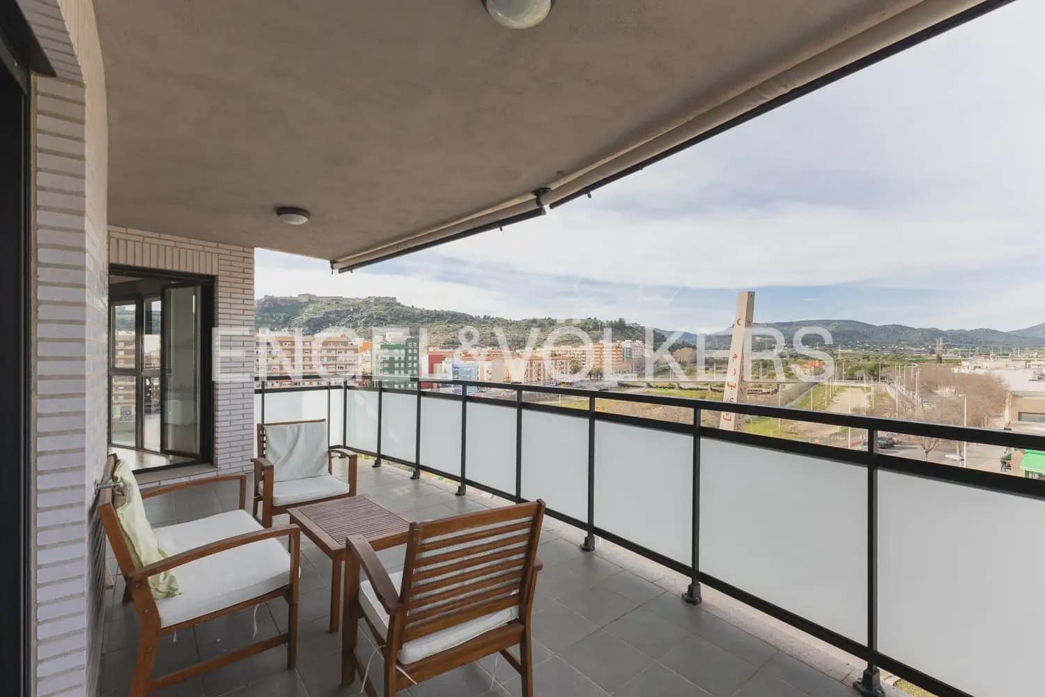 4 slaapkamer Flat te huur in Sagunto / Sagunt met zwembad garage - € 2.000 (Ref: 10001225)