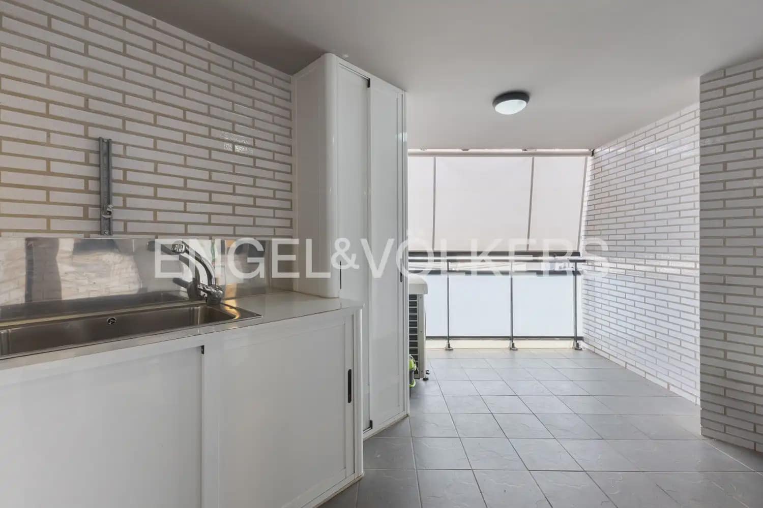 4 slaapkamer Flat te huur in Sagunto / Sagunt met zwembad garage - € 2.000 (Ref: 10001225)