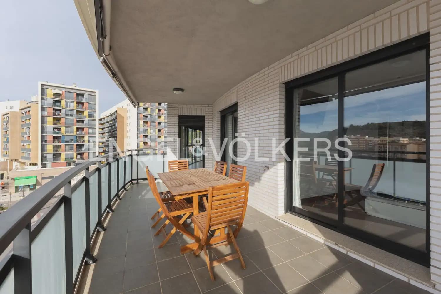 4 slaapkamer Flat te huur in Sagunto / Sagunt met zwembad garage - € 2.000 (Ref: 10001225)