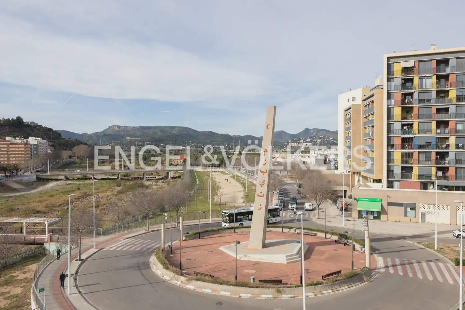 4 slaapkamer Flat te huur in Sagunto / Sagunt met zwembad garage - € 2.000 (Ref: 10001225)