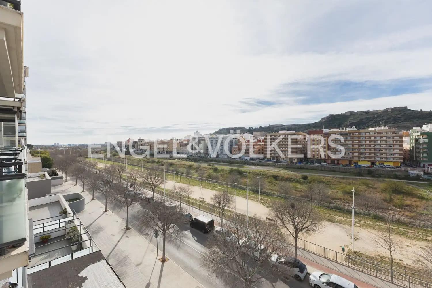 4 slaapkamer Flat te huur in Sagunto / Sagunt met zwembad garage - € 2.000 (Ref: 10001225)