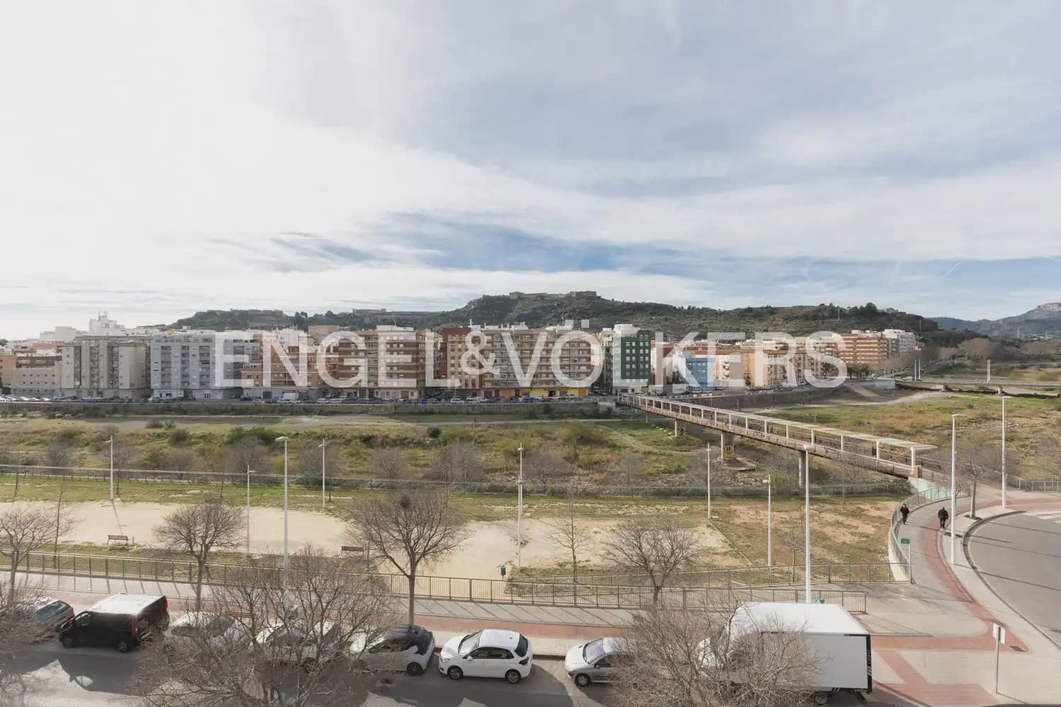 4 slaapkamer Flat te huur in Sagunto / Sagunt met zwembad garage - € 2.000 (Ref: 10001225)