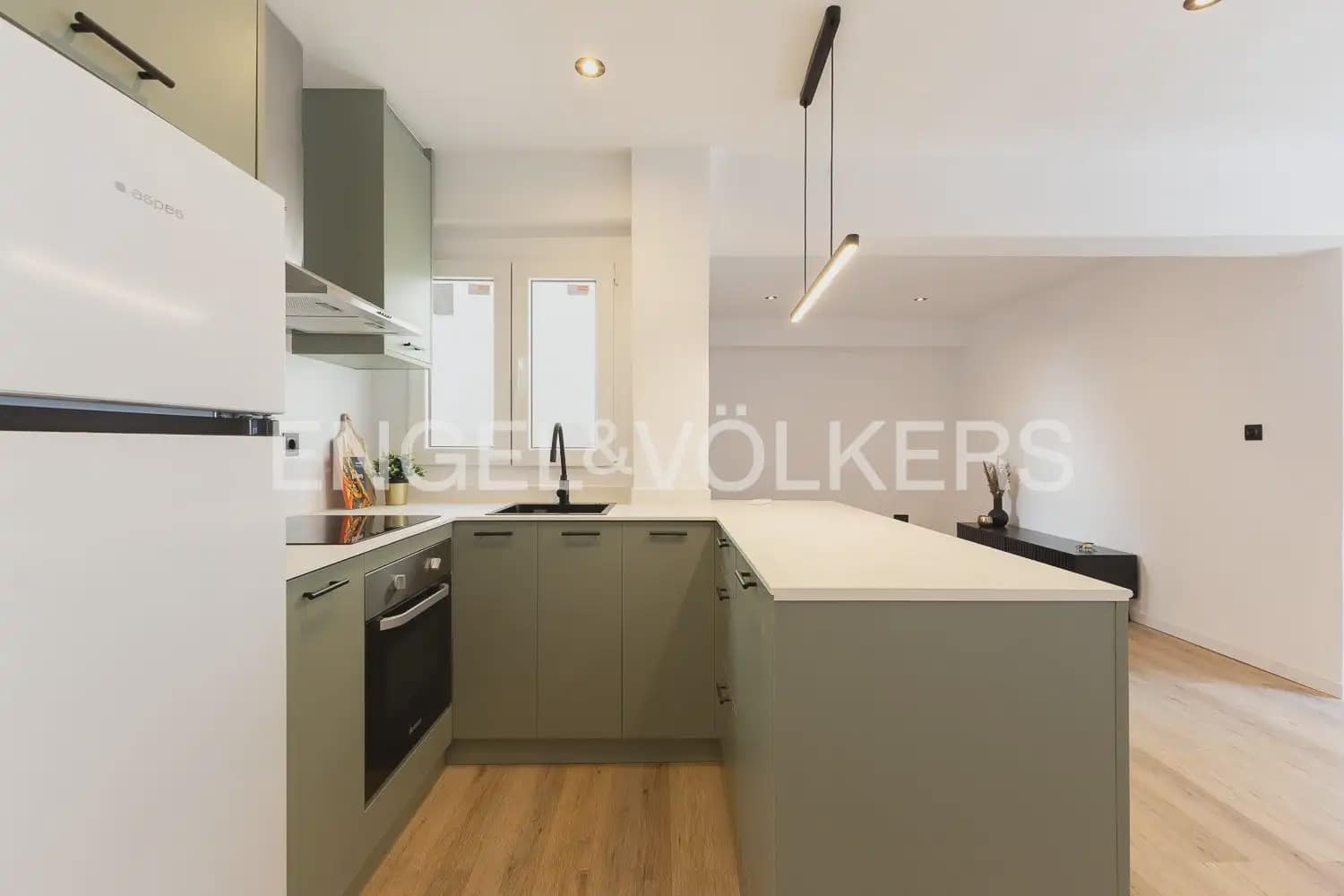 2 quarto Apartamento para arrendar em Valencia cidade - 1 600 € (Ref: 10004585)