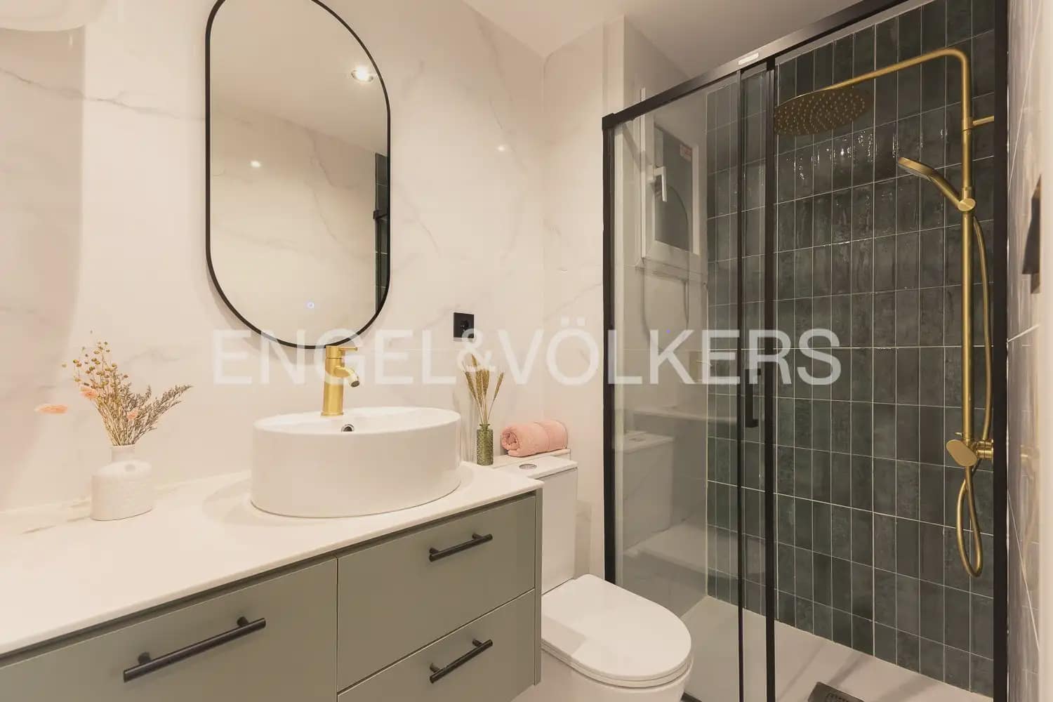 2 quarto Apartamento para arrendar em Valencia cidade - 1 600 € (Ref: 10004585)