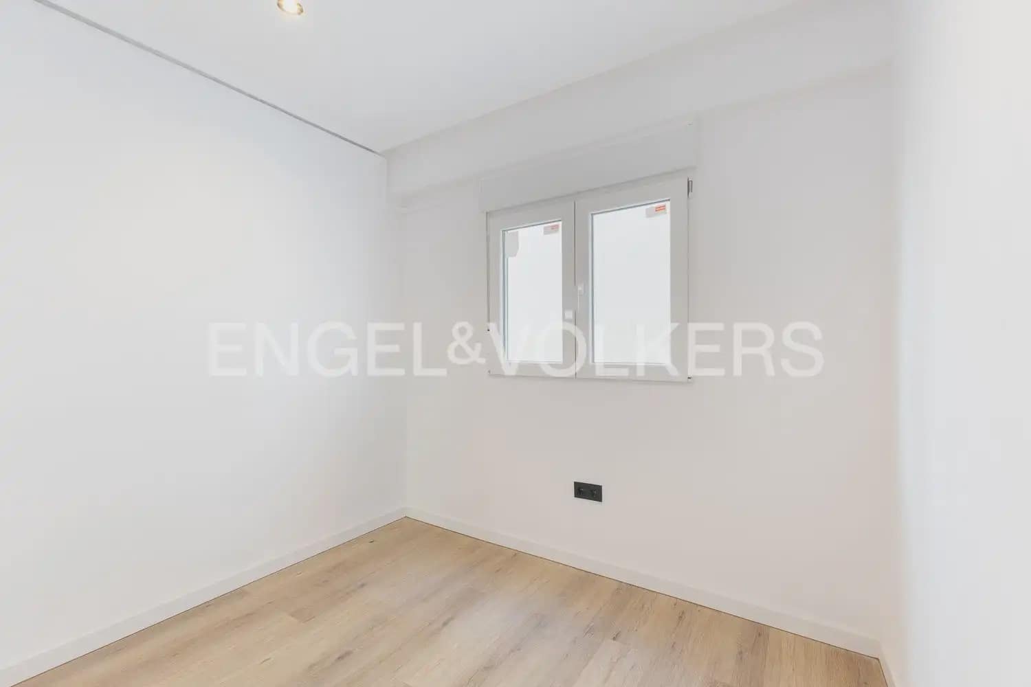 2 quarto Apartamento para arrendar em Valencia cidade - 1 600 € (Ref: 10004585)