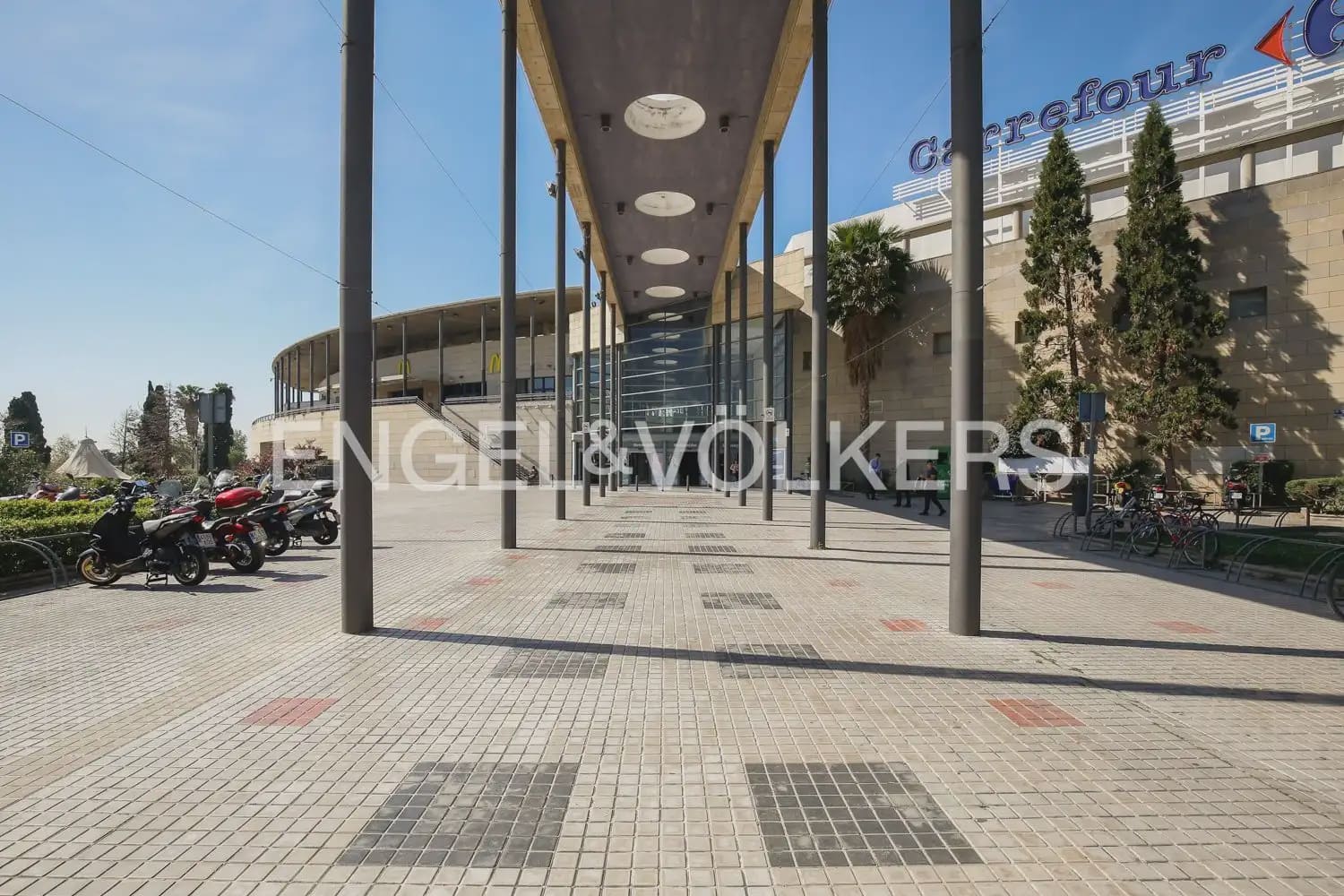 2 quarto Apartamento para arrendar em Valencia cidade - 1 600 € (Ref: 10004585)
