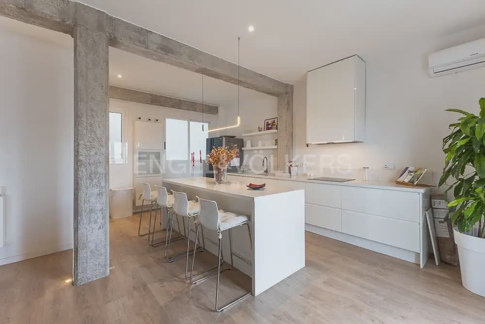 Piso de 2 habitaciones en València ciudad en alquiler - 2.500 € (Ref: 10004687)