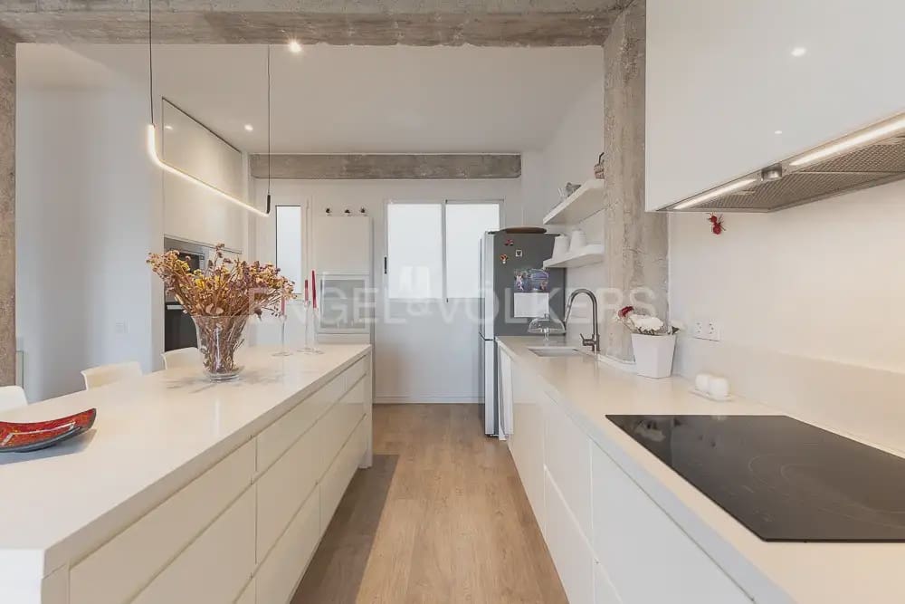 Piso de 2 habitaciones en València ciudad en alquiler - 2.500 € (Ref: 10004687)
