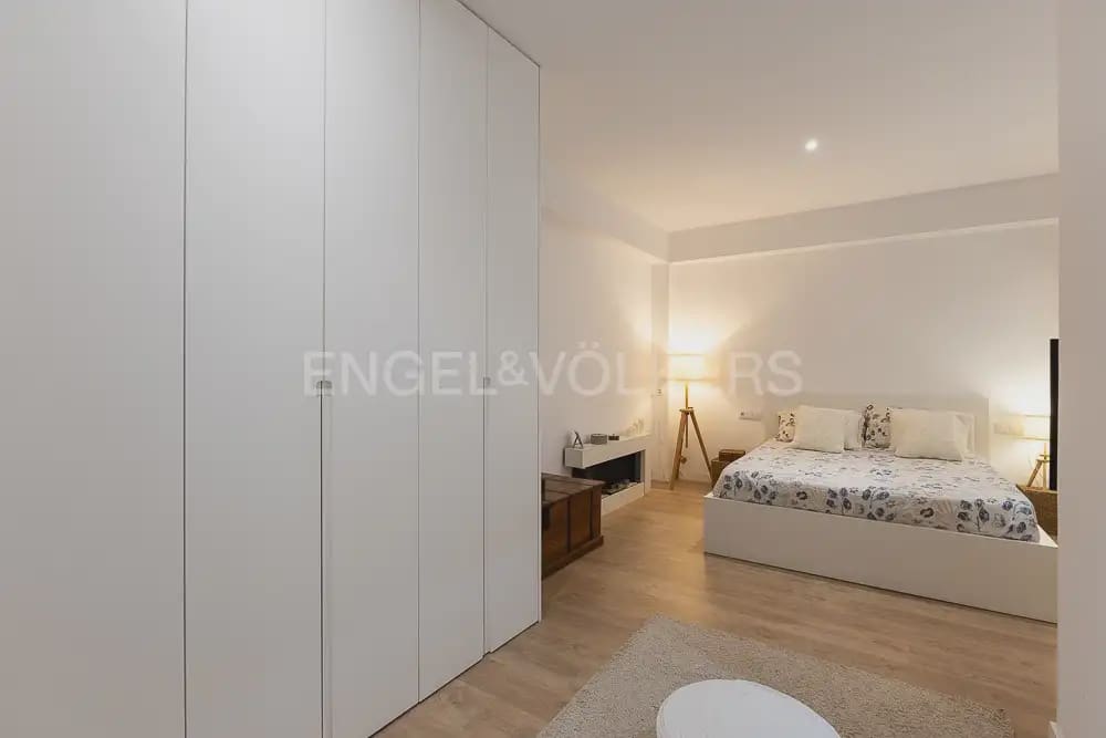 Piso de 2 habitaciones en València ciudad en alquiler - 2.500 € (Ref: 10004687)