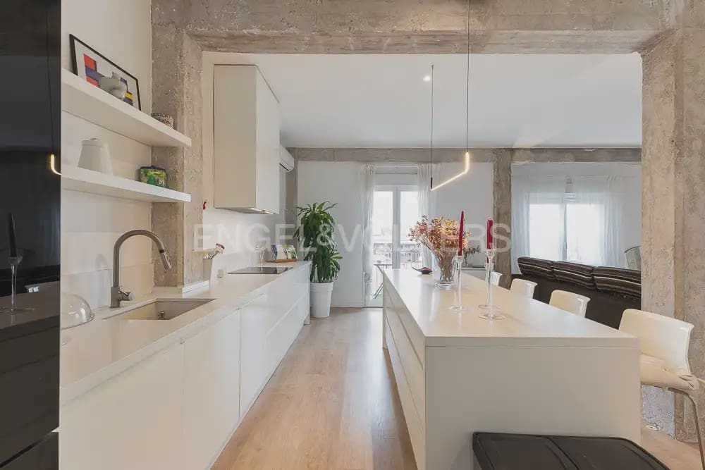 Piso de 2 habitaciones en València ciudad en alquiler - 2.500 € (Ref: 10004687)