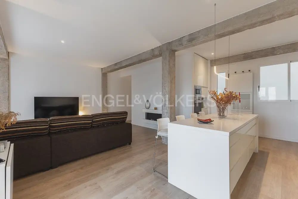 Piso de 2 habitaciones en València ciudad en alquiler - 2.500 € (Ref: 10004687)