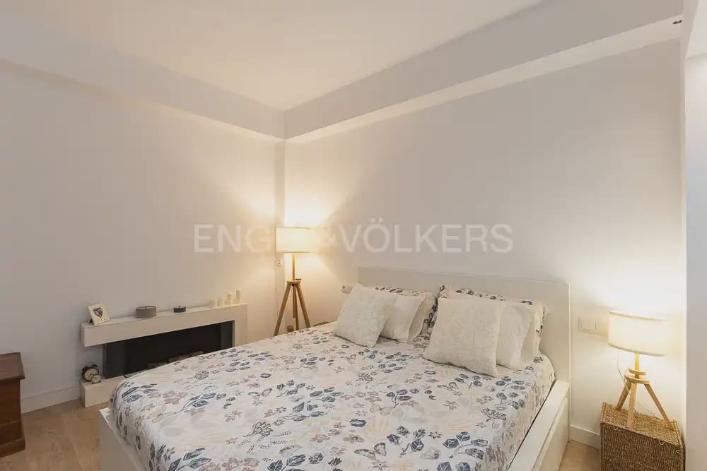Piso de 2 habitaciones en València ciudad en alquiler - 2.500 € (Ref: 10004687)