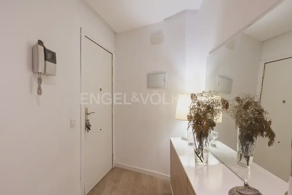 Piso de 2 habitaciones en València ciudad en alquiler - 2.500 € (Ref: 10004687)