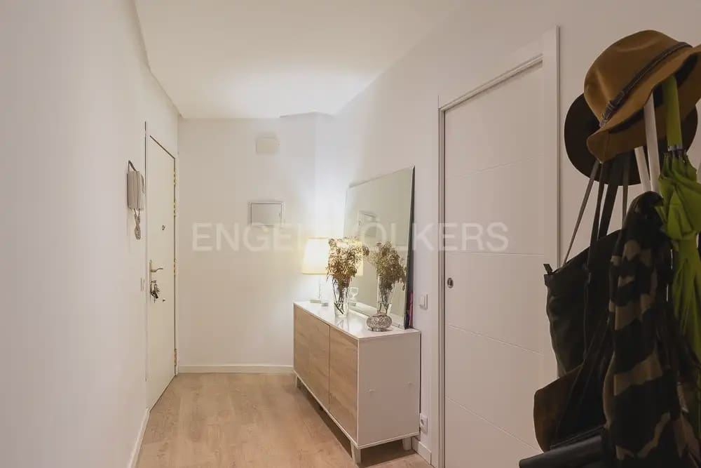 Piso de 2 habitaciones en València ciudad en alquiler - 2.500 € (Ref: 10004687)