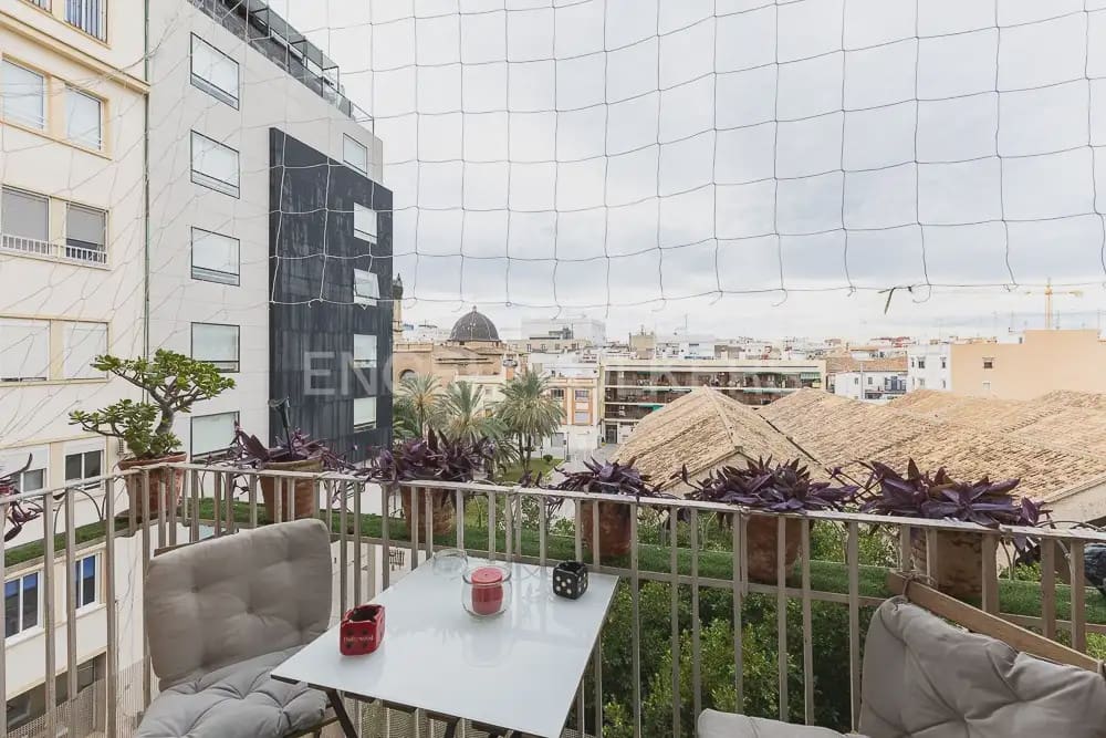 Piso de 2 habitaciones en València ciudad en alquiler - 2.500 € (Ref: 10004687)