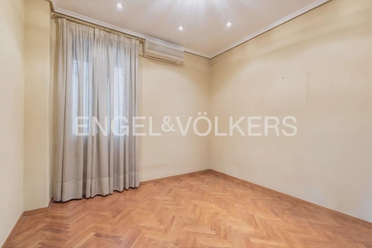4 Zimmer Wohnung zu verkaufen in Valencia Stadt - 835.000 € (Ref: 10004688)