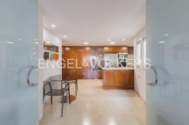 4 chambre Penthouse à vendre à Mislata avec garage - 750 000 € (Ref: 10004842)