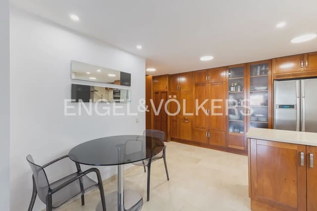 4 chambre Penthouse à vendre à Mislata avec garage - 750 000 € (Ref: 10004842)